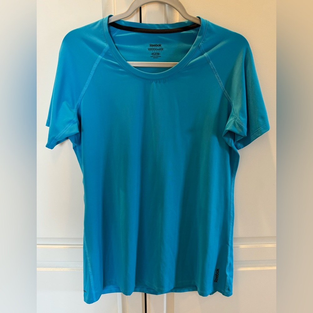 Reebok women’s athletic shirt size xl